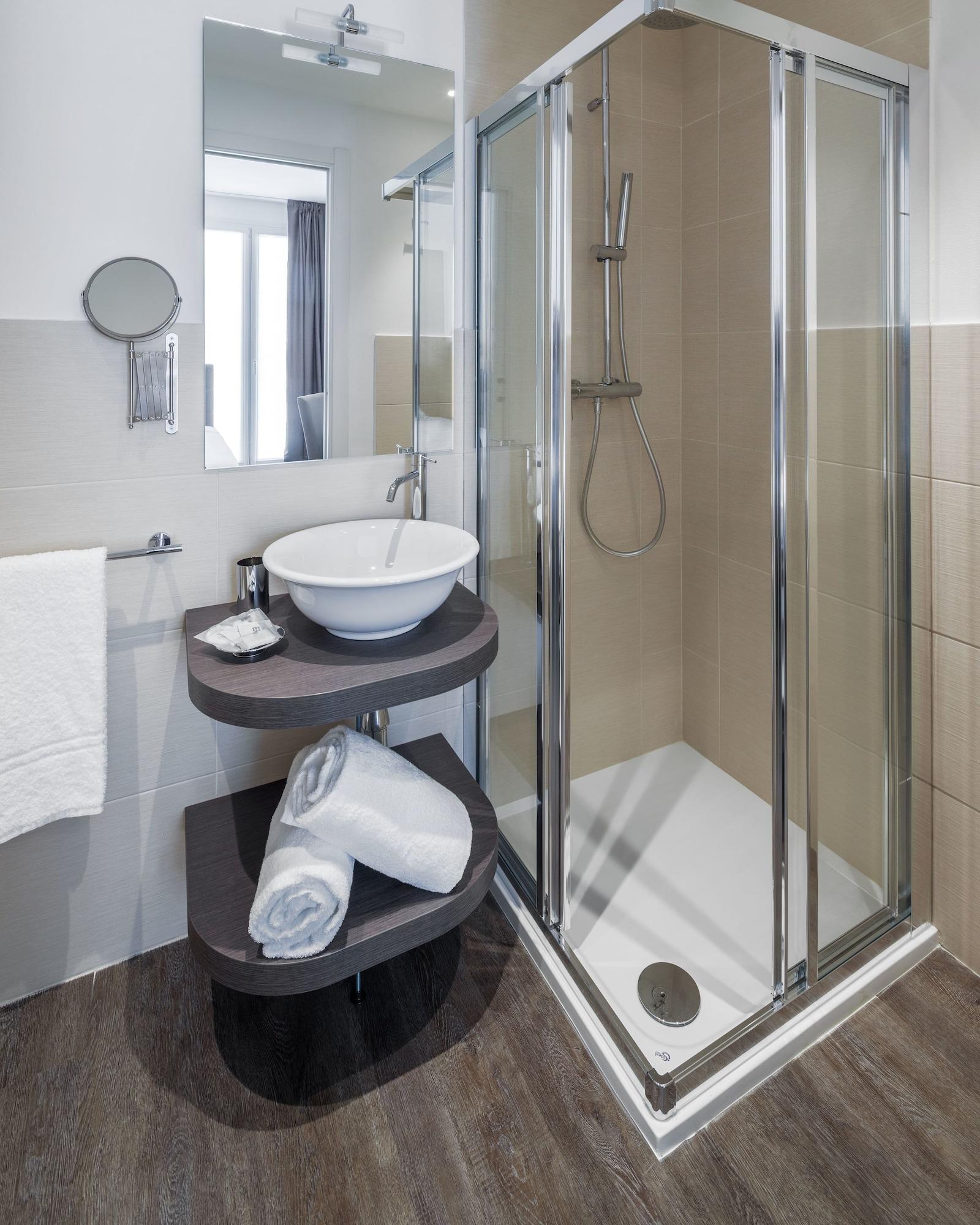 & Urban Padel Apart-hotel 4*
